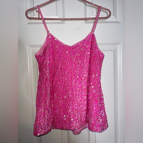 💖 NWOT! Bubblegum Pink Sequins Camisole - Picture 4 of 8